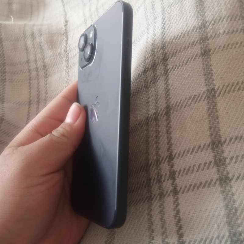 Apple iPhone 13 2