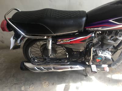 CG 125 2018 model sukkur number contact number:03173272120