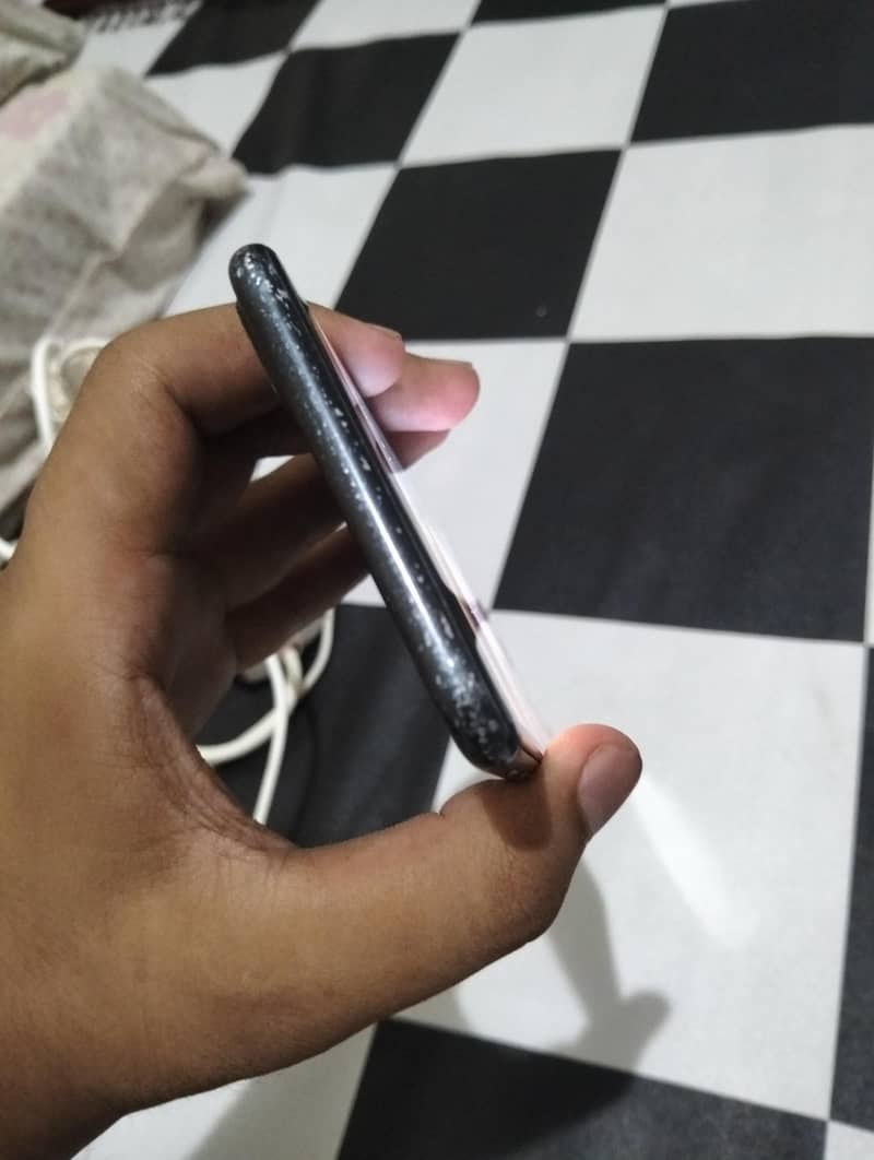 Apple iPhone 7 Plus 1
