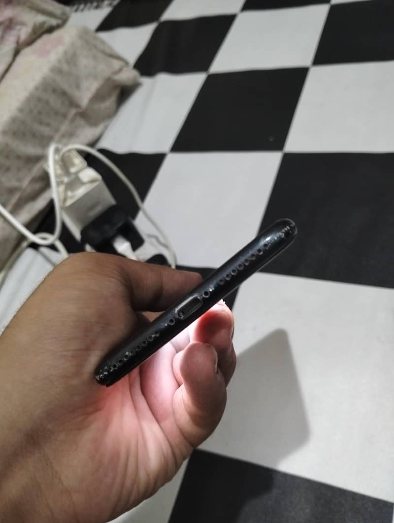 Apple iPhone 7 Plus 3
