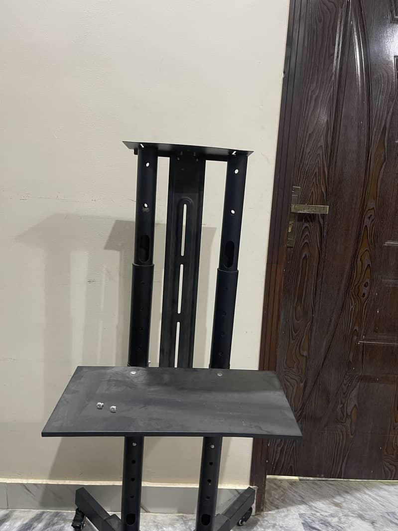 LCD/LED Adjustable Trolley Stand 2