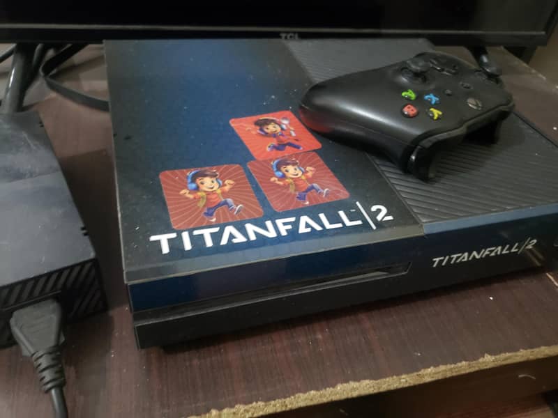 Xbox 1 console with 1 controller 1