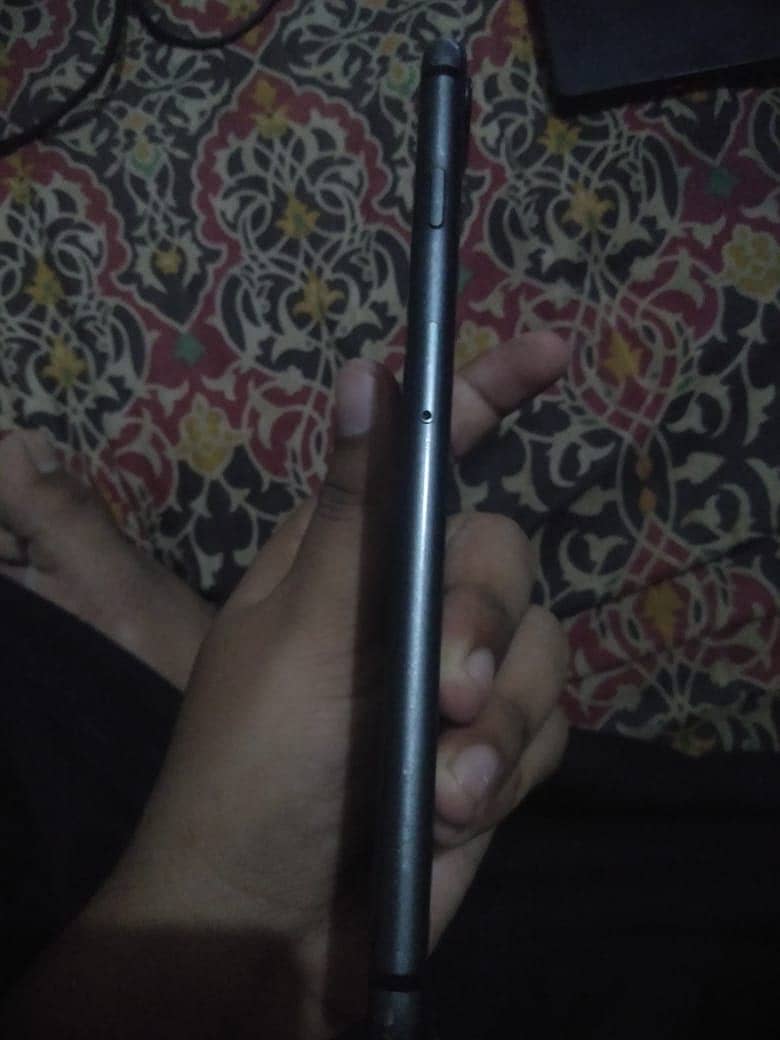 Apple iPhone 8 Plus 0