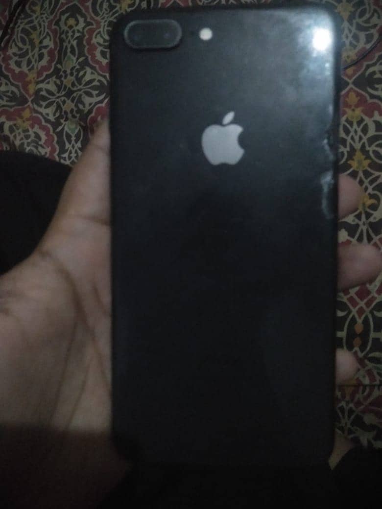 Apple iPhone 8 Plus 1