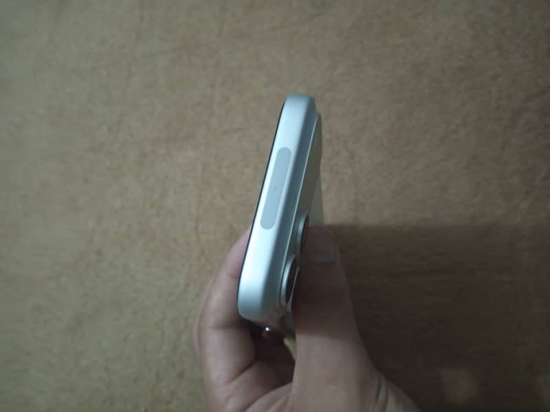 Apple iPhone 17 Pro Max 4