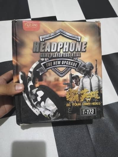 Headphones 