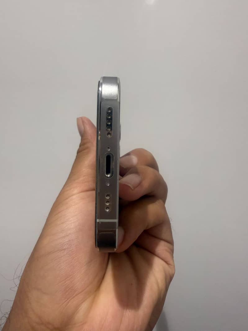 iPhone 14 Pro 4