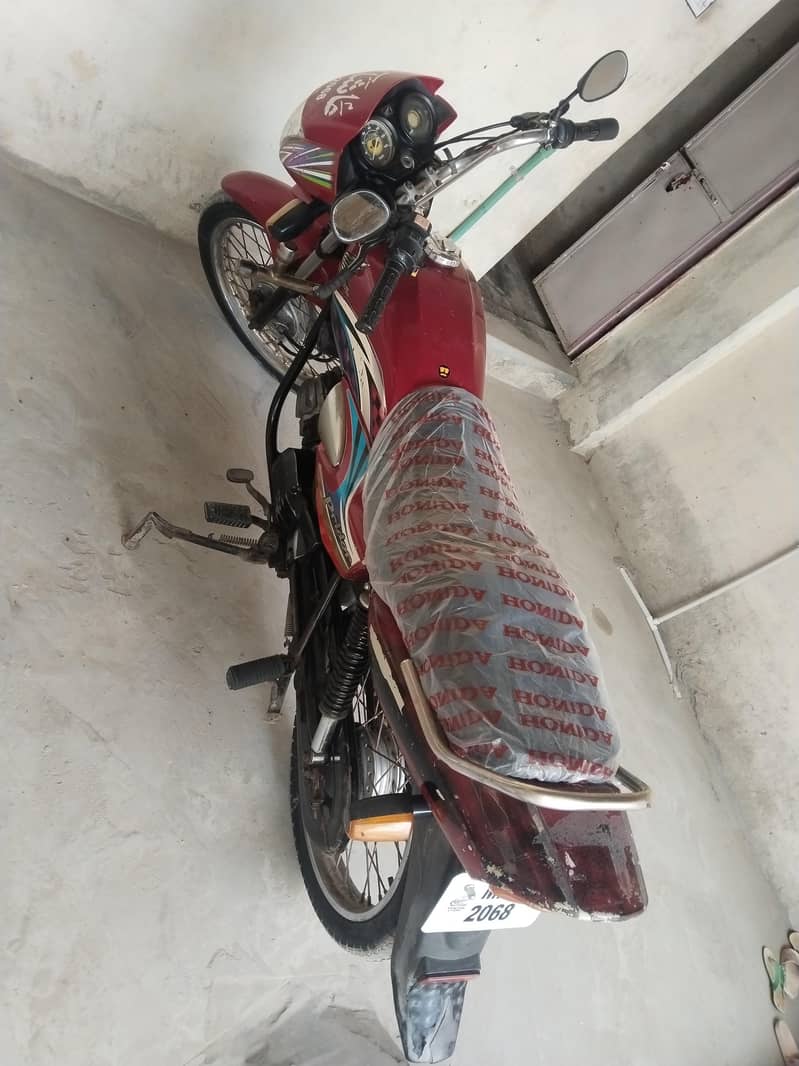 بہترین کارکدگی ہے فیول ایورج بہت اچھی ہے 4