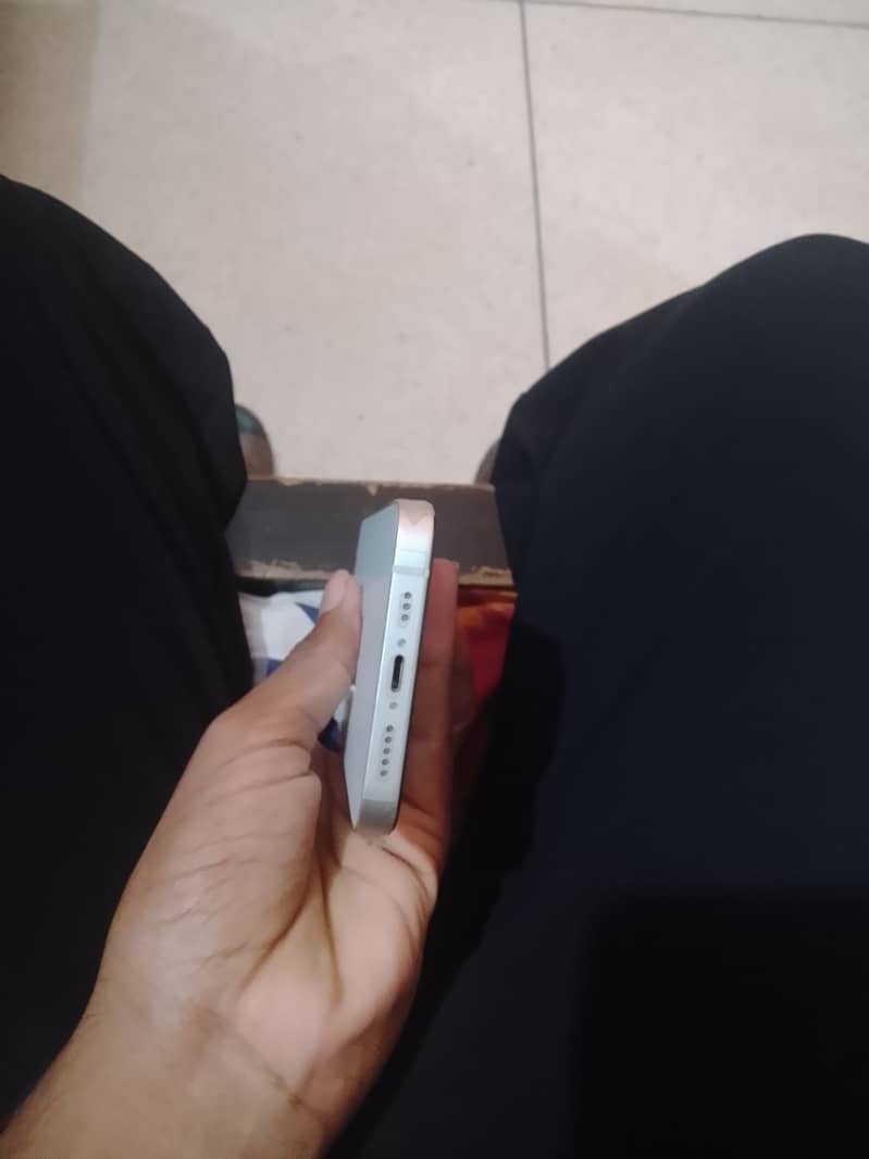 Apple iPhone 14 100 battery 1
