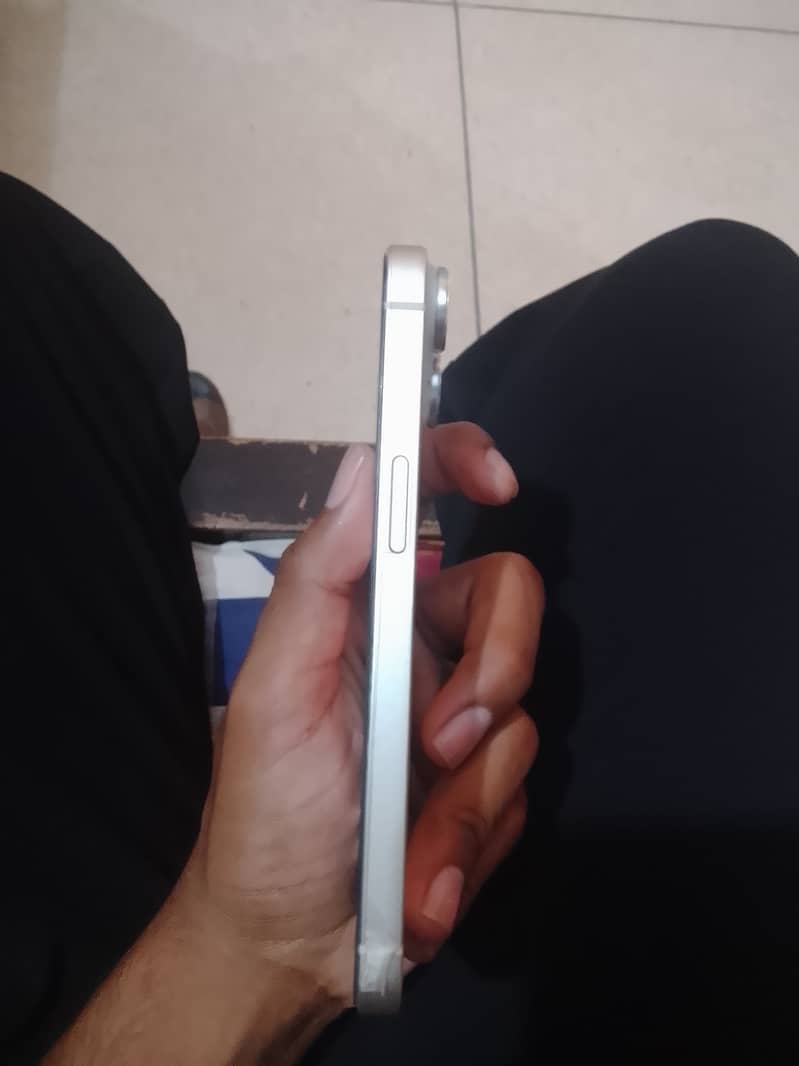 Apple iPhone 14 100 battery 3