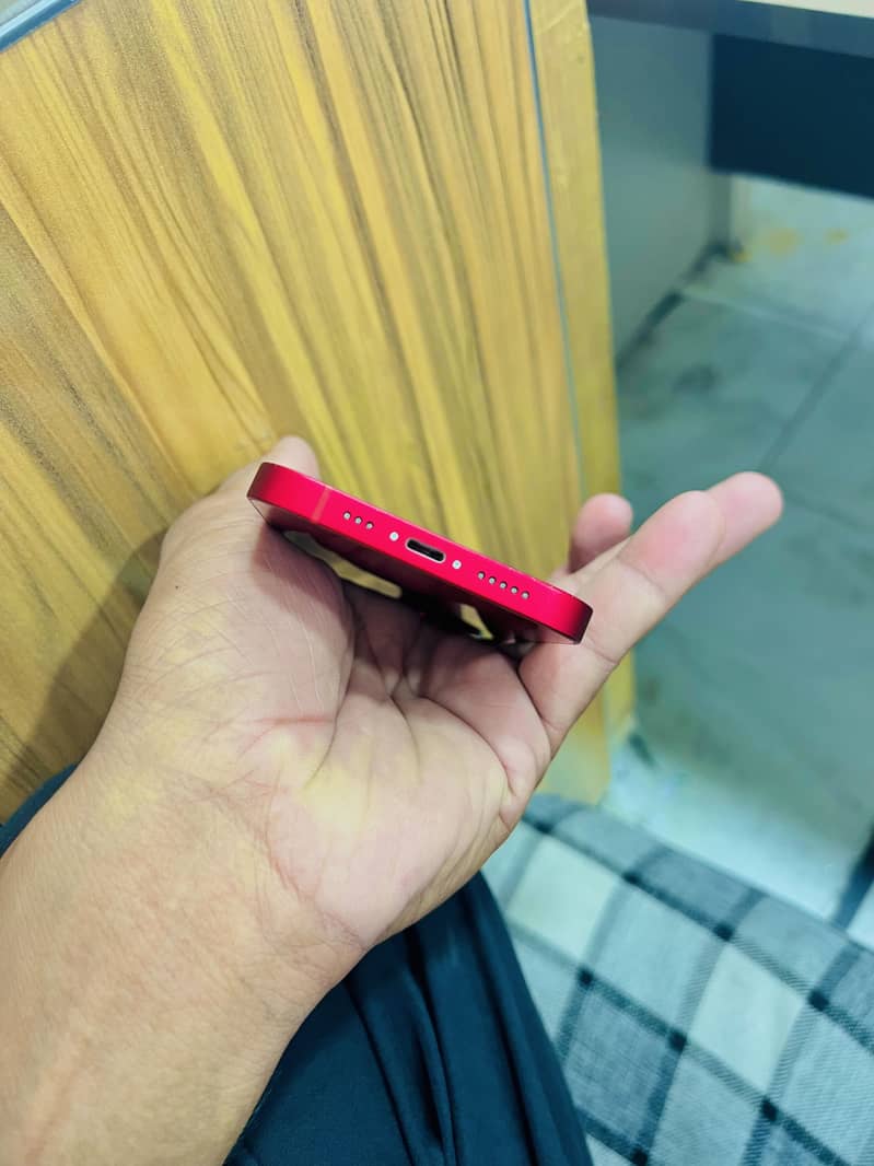 Apple iPhone 13 mini 4
