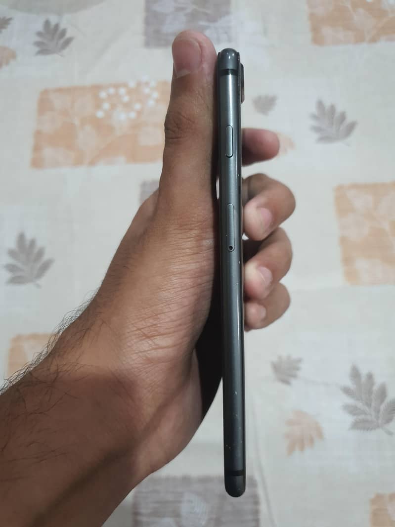 Apple iPhone 8 Plus 2