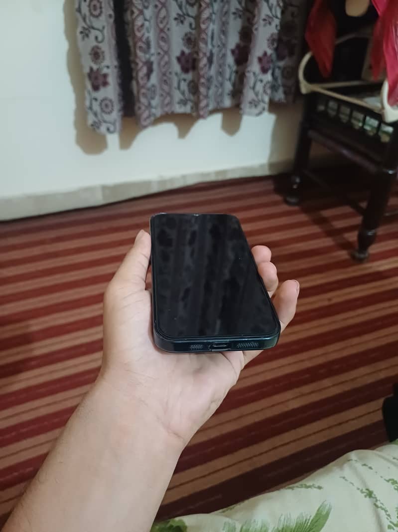 Apple iPhone 13 3