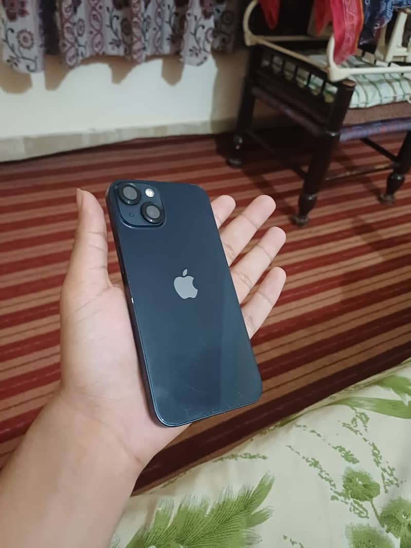 Apple iPhone 13 4