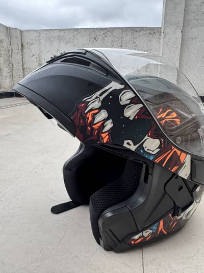 Stylish Vector Flip-Up Bike Helmet with Sun Visor for Sale