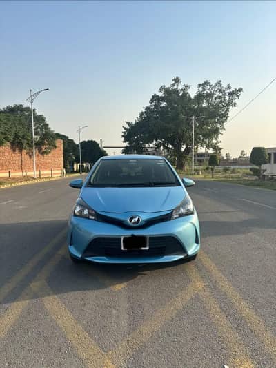 Toyota Vitz 2015