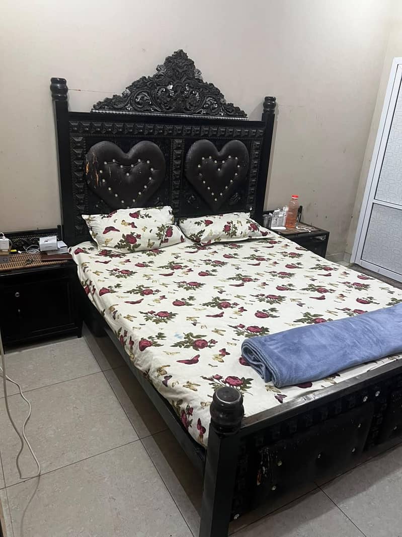 Iron Bed Set Complete 4