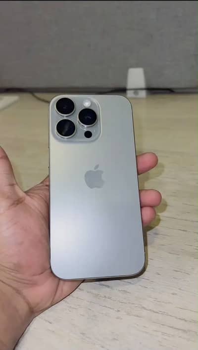 Iphone 16 pro natural titanium LLA