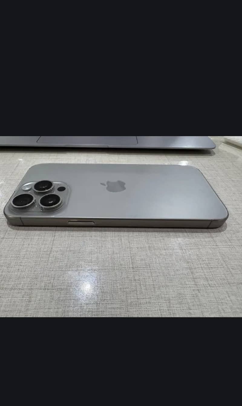iPhone 15 pro max 0