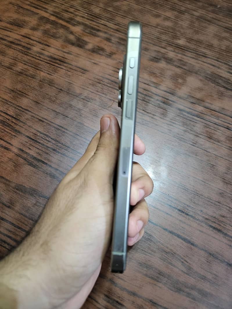 iPhone 15 pro max 2