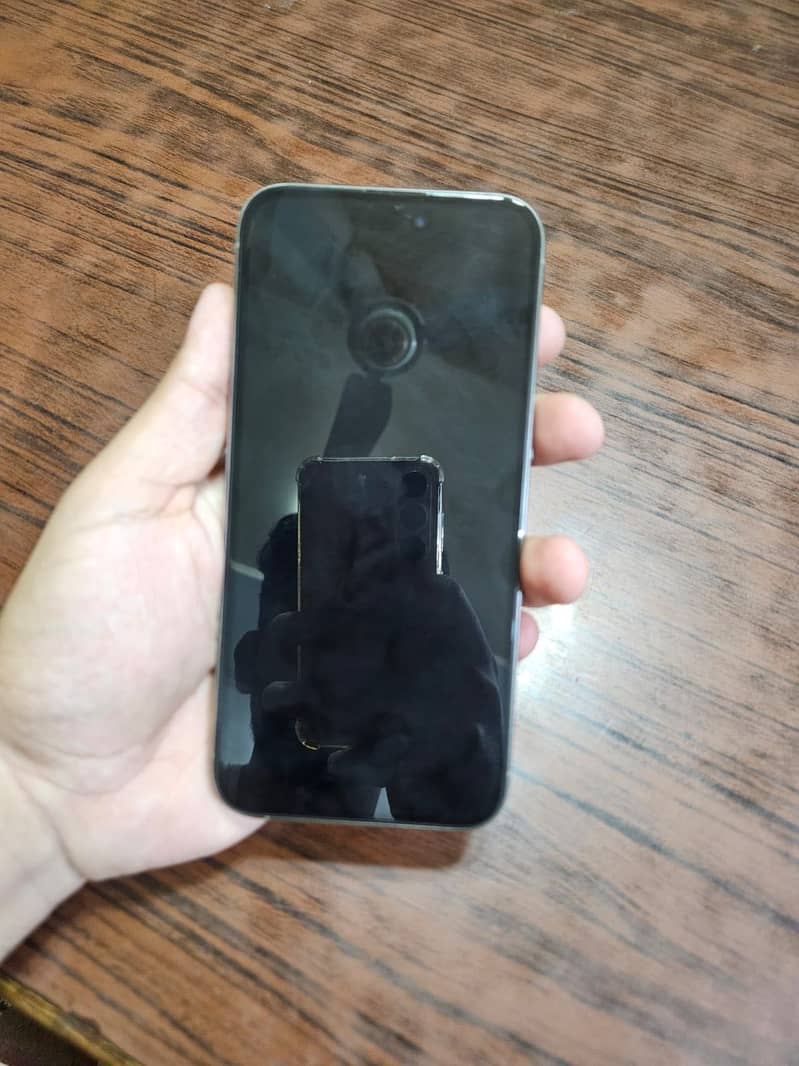 iPhone 15 pro max 3