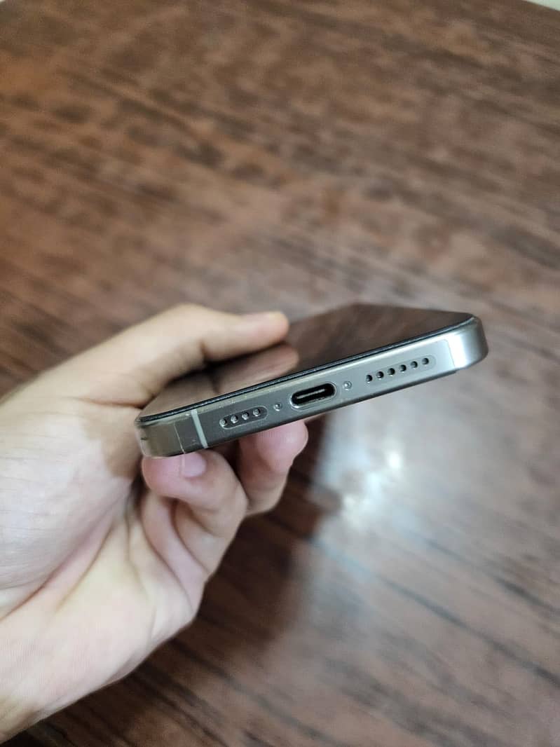 iPhone 15 pro max 5