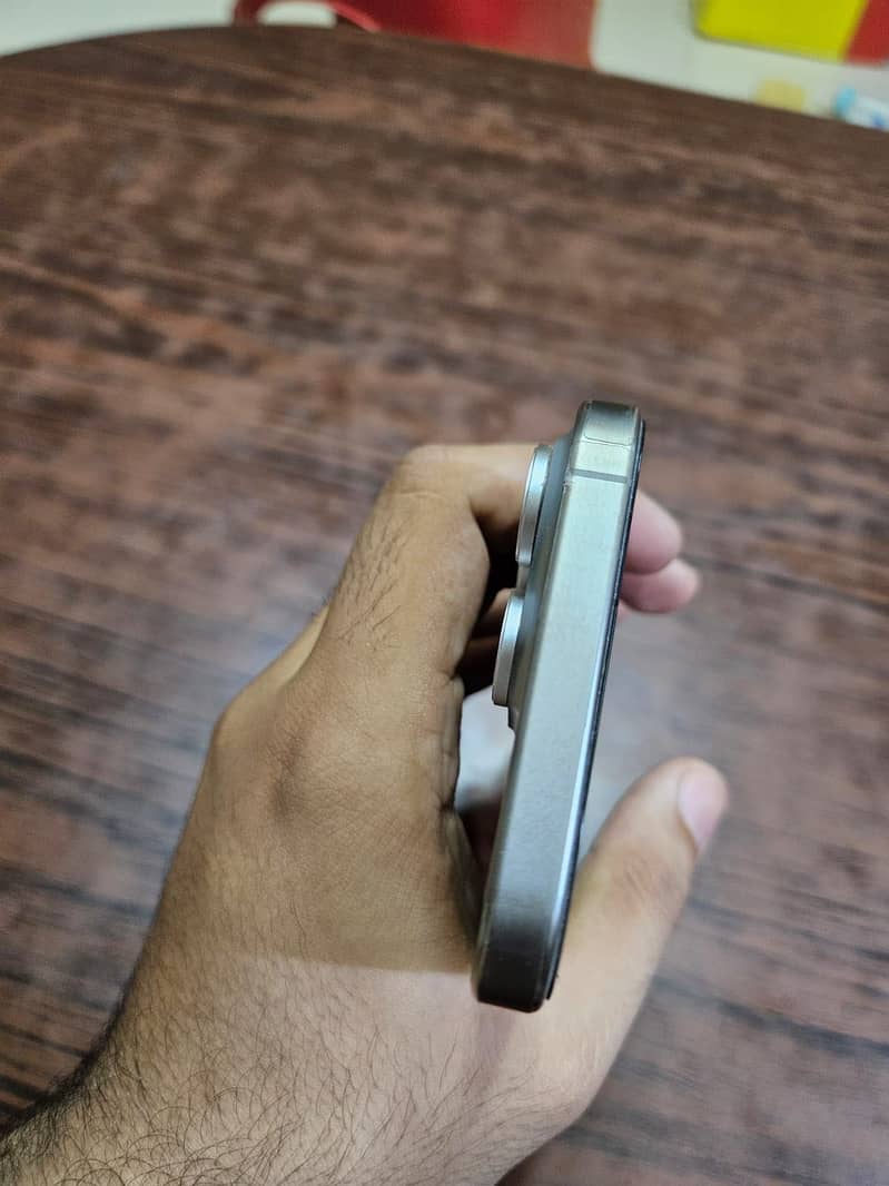 iPhone 15 pro max 6