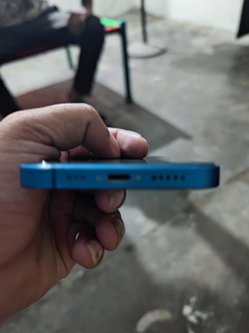Apple iPhone 13 2