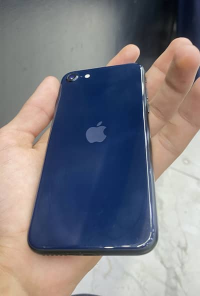 Iphone se 3 used jv 64gb black colour