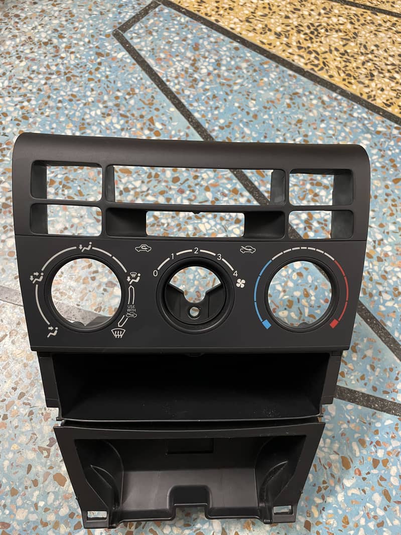 Corolla 2003 centre ac panel 2