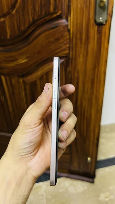 OPPO F21 Pro