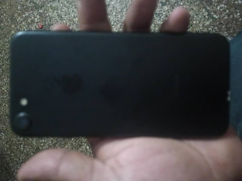 Apple iPhone 7 1