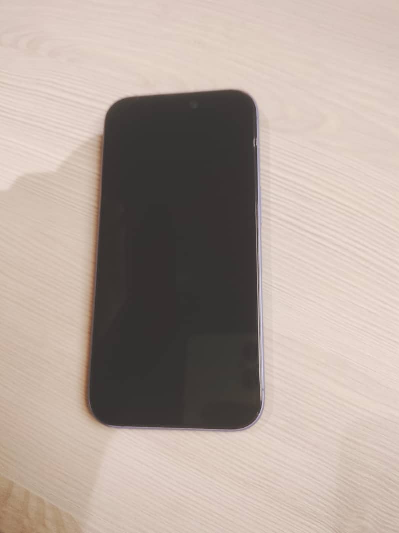 Apple iPhone 16 4