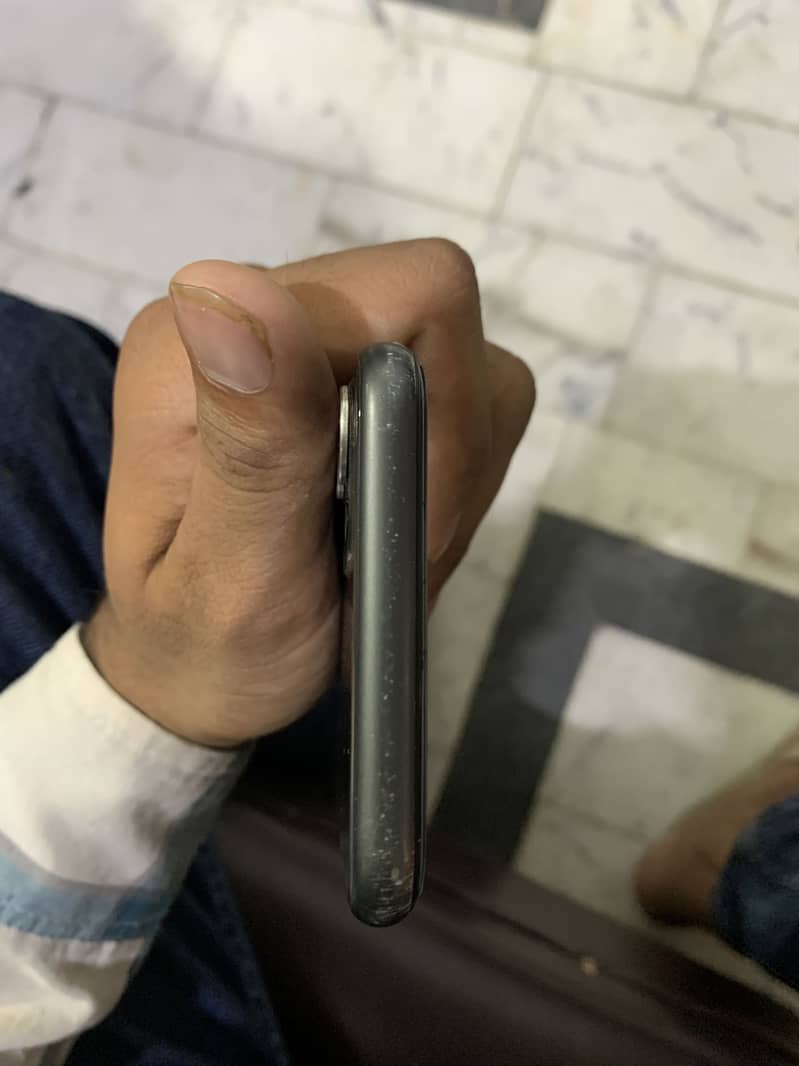 iPhone 11 1