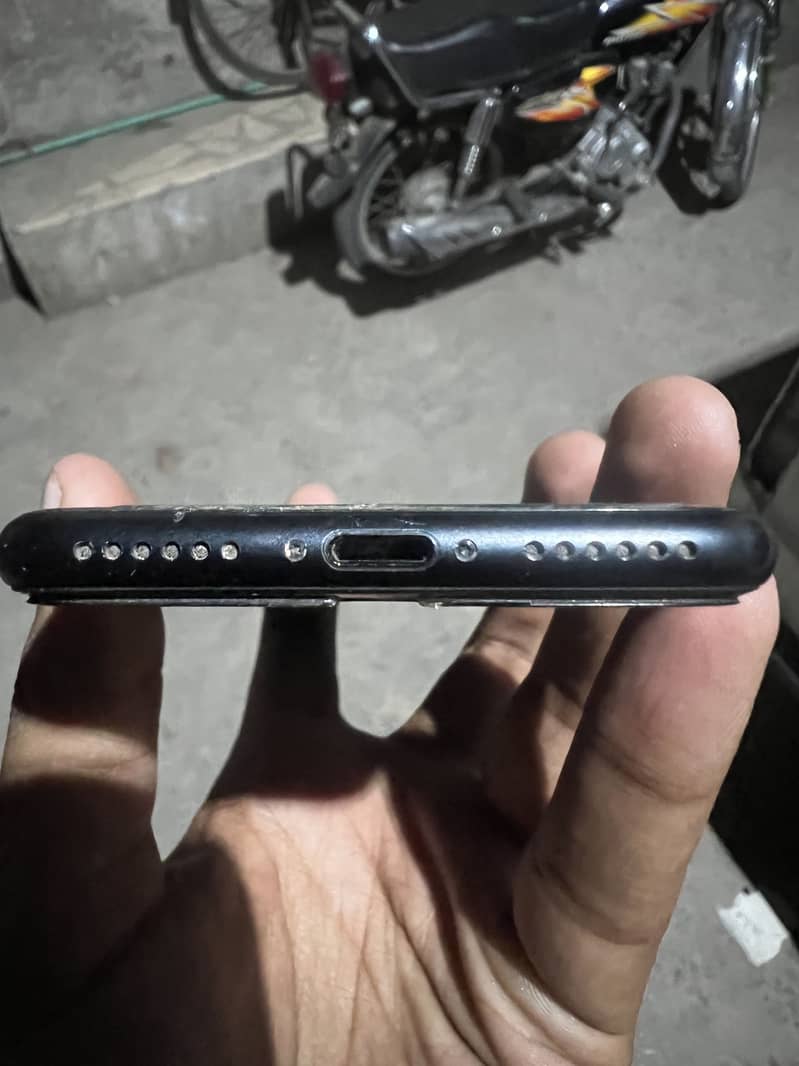 IPhone SE 2020 1