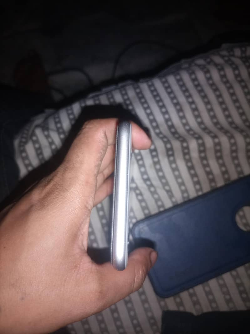 Apple iPhone 6S Plus 2