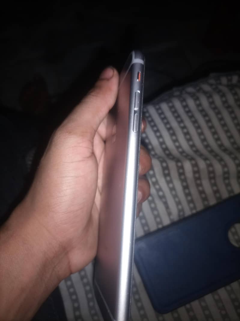 Apple iPhone 6S Plus 7