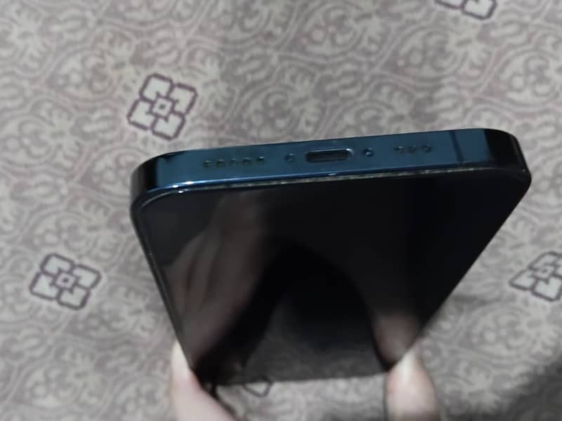 Apple iPhone 12 Pro 4