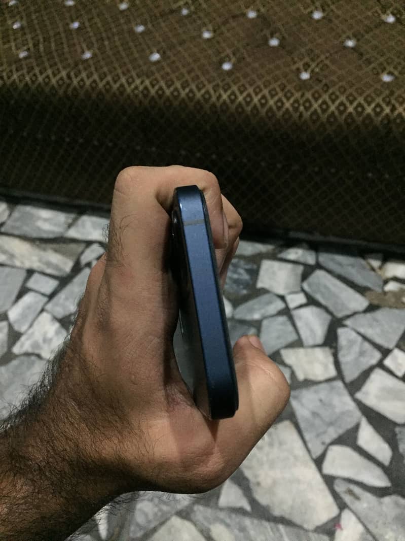 Apple iPhone 12 2