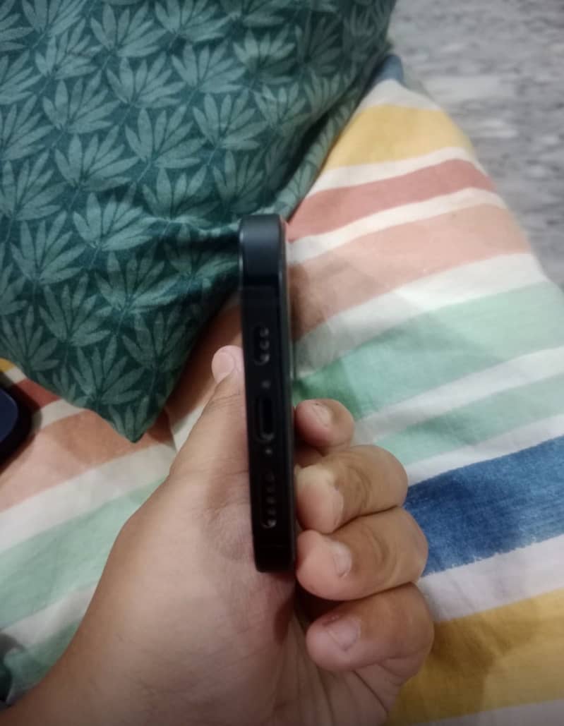 iPhone 13 0
