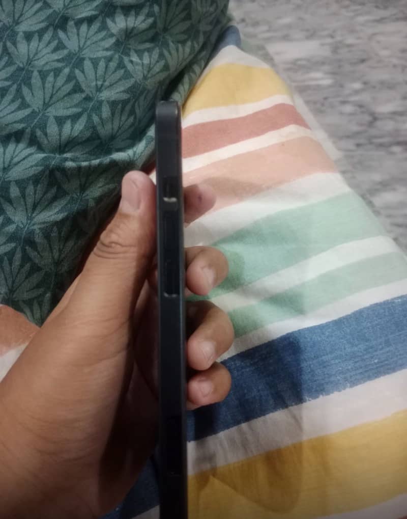 iPhone 13 3