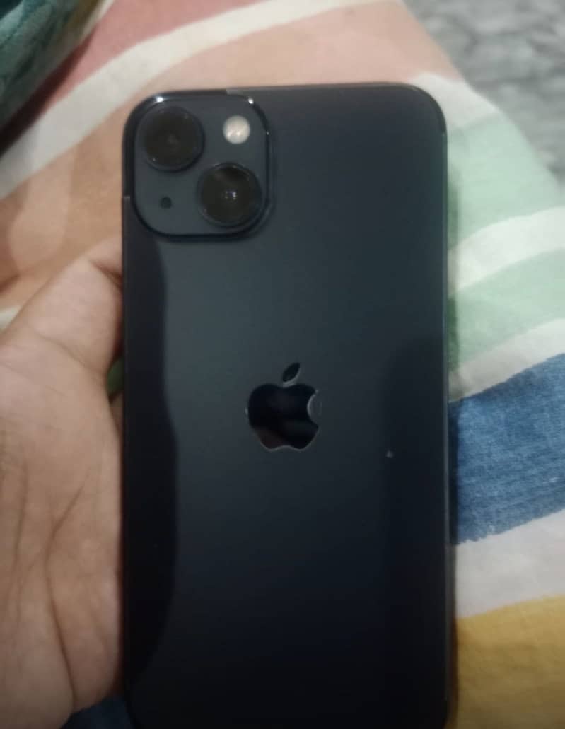 iPhone 13 4