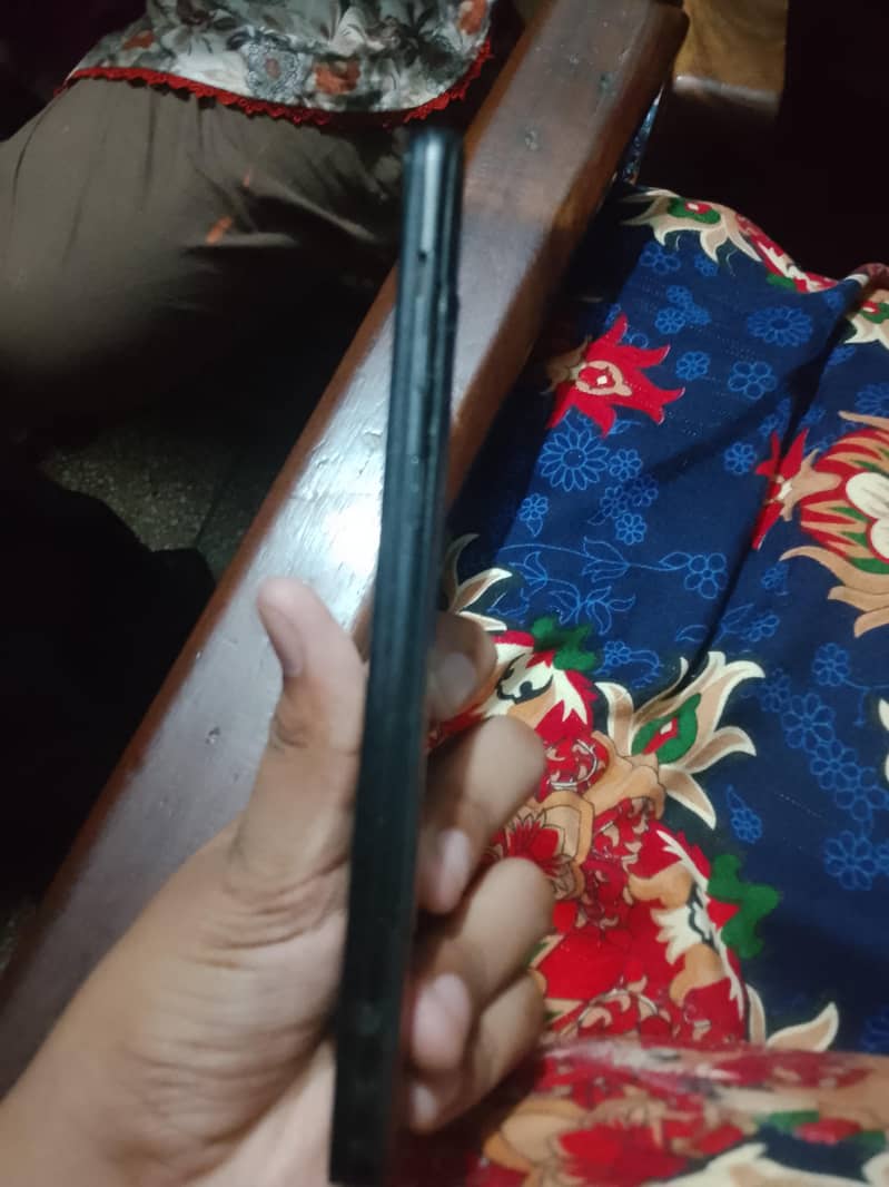 Samsung Mobile A20 back ref 1