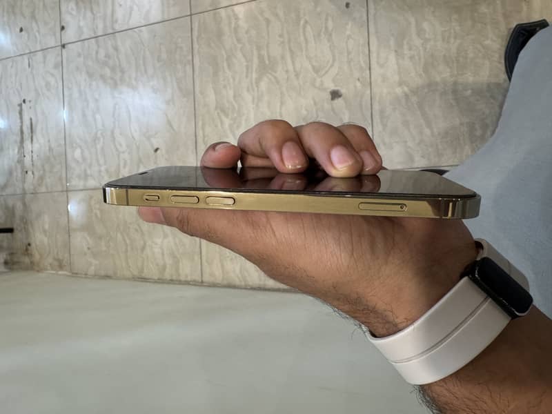 Apple iPhone 12 Pro 2