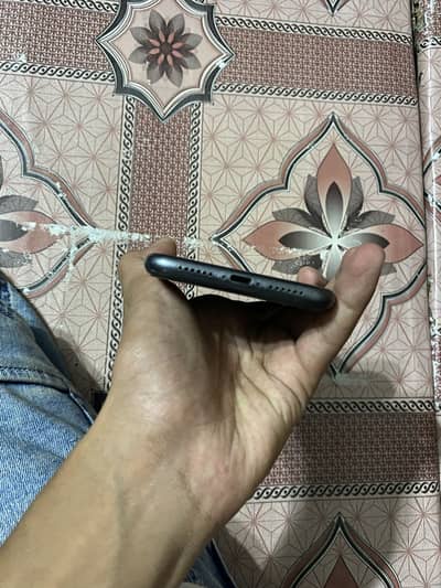 Apple iPhone 11 LLA factory unlock exchange possible