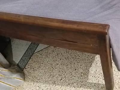 5 single wooden bed