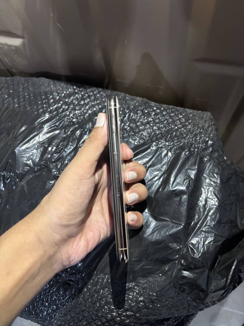 Apple iPhone 11 Pro 3