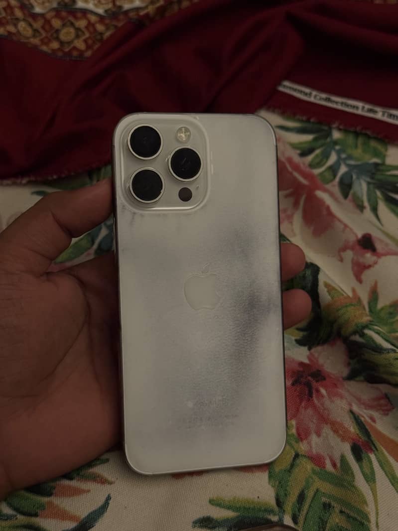 IPhone 16 pro Max 1