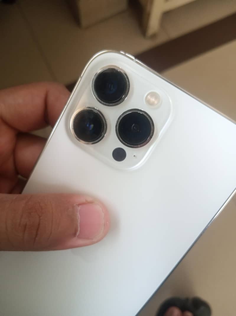 Apple iPhone 13 Pro Max 0