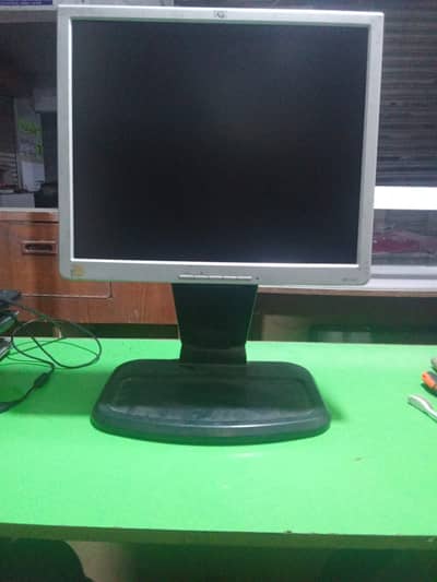 HP L1740 17" LCD Monitor (Negotiable) Original Stand